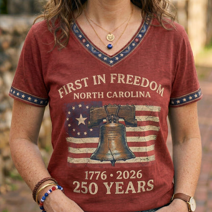 North Carolina Liberty Bell 1776–2026 Vintage WN2906002CL V-Neck T-Shirt