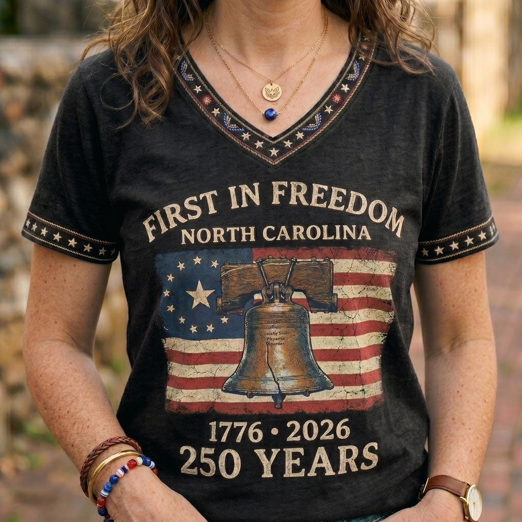 North Carolina Liberty Bell 1776–2026 Vintage WN2906002CL V-Neck T-Shirt