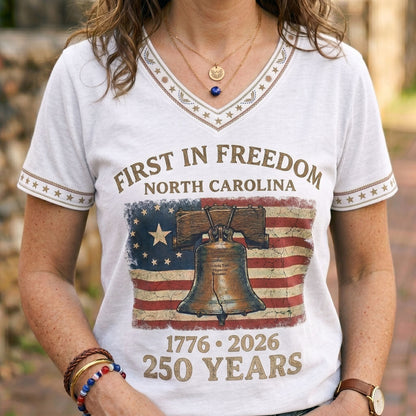 North Carolina Liberty Bell 1776–2026 Vintage WN2906002CL V-Neck T-Shirt